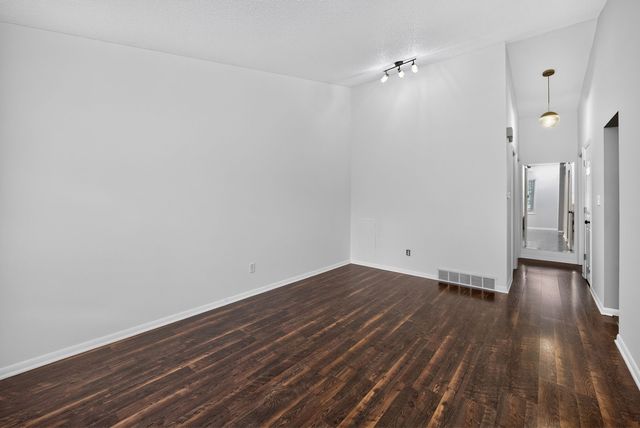 1207 Holly Drive, Norwalk, IA 50211