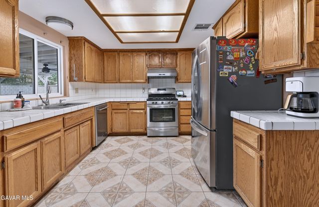 834 E Avenue J6, Lancaster, CA 93535