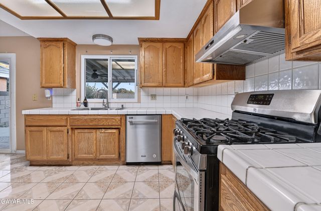 834 E Avenue J6, Lancaster, CA 93535