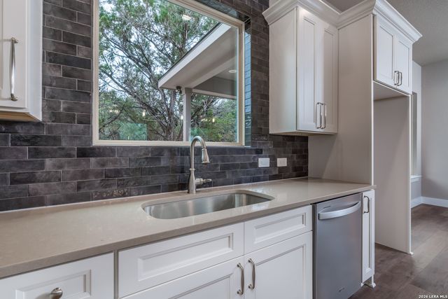 153 Spotted Horse Trail, Bandera, TX 78003