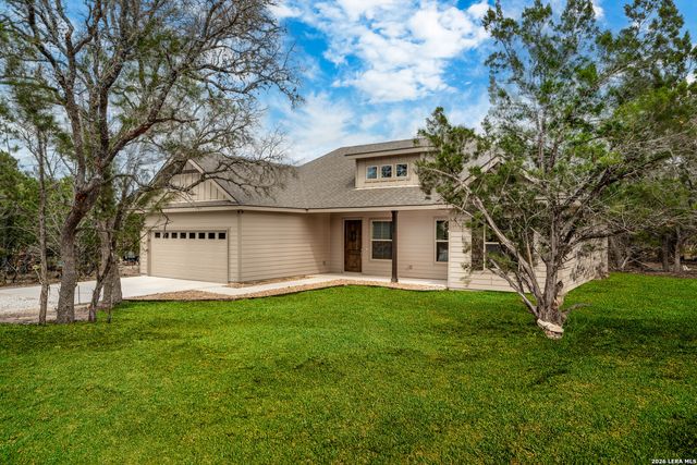 153 Spotted Horse Trail, Bandera, TX 78003