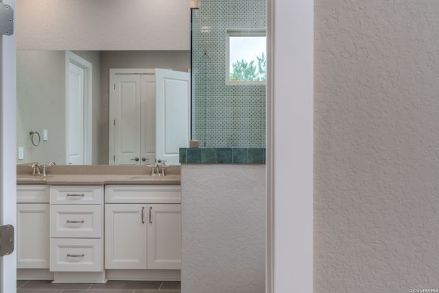 153 Spotted Horse Trail, Bandera, TX 78003