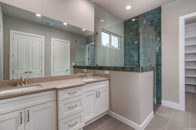153 Spotted Horse Trail, Bandera, TX 78003