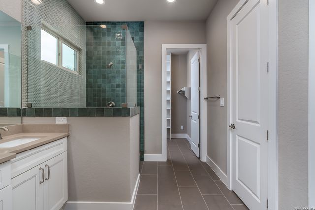 153 Spotted Horse Trail, Bandera, TX 78003