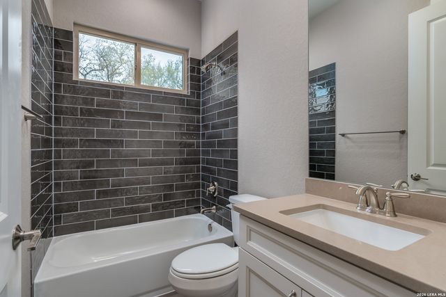 153 Spotted Horse Trail, Bandera, TX 78003