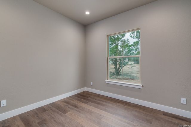 153 Spotted Horse Trail, Bandera, TX 78003