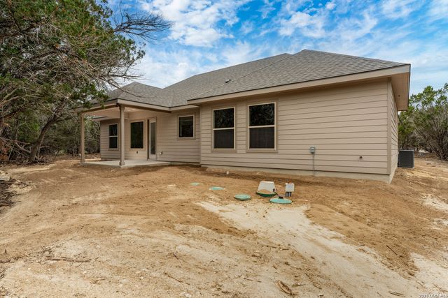 153 Spotted Horse Trail, Bandera, TX 78003