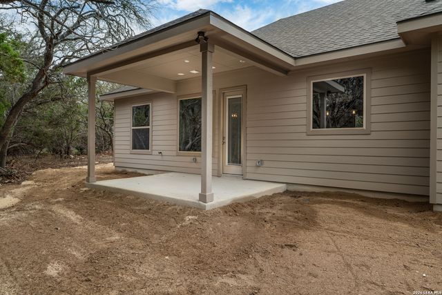 153 Spotted Horse Trail, Bandera, TX 78003