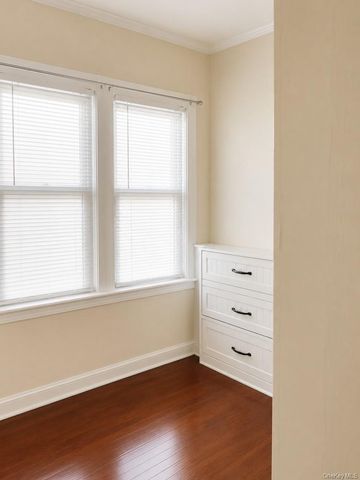 834 E 229th Street, Bronx, NY 10466
