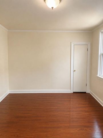 834 E 229th Street, Bronx, NY 10466