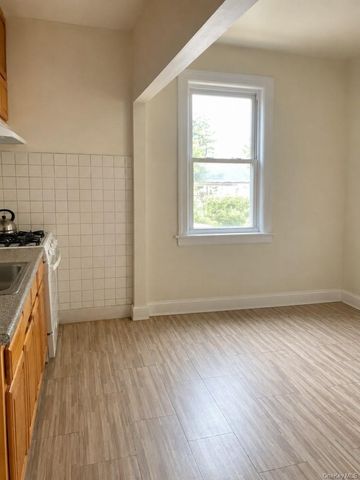 834 E 229th Street, Bronx, NY 10466