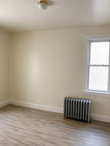 834 E 229th Street, Bronx, NY 10466