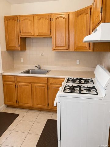 834 E 229th Street, Bronx, NY 10466