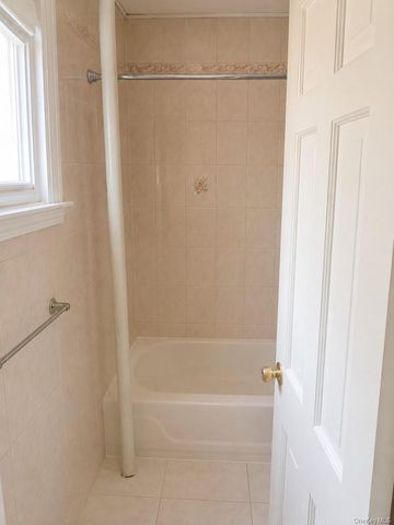 834 E 229th Street, Bronx, NY 10466