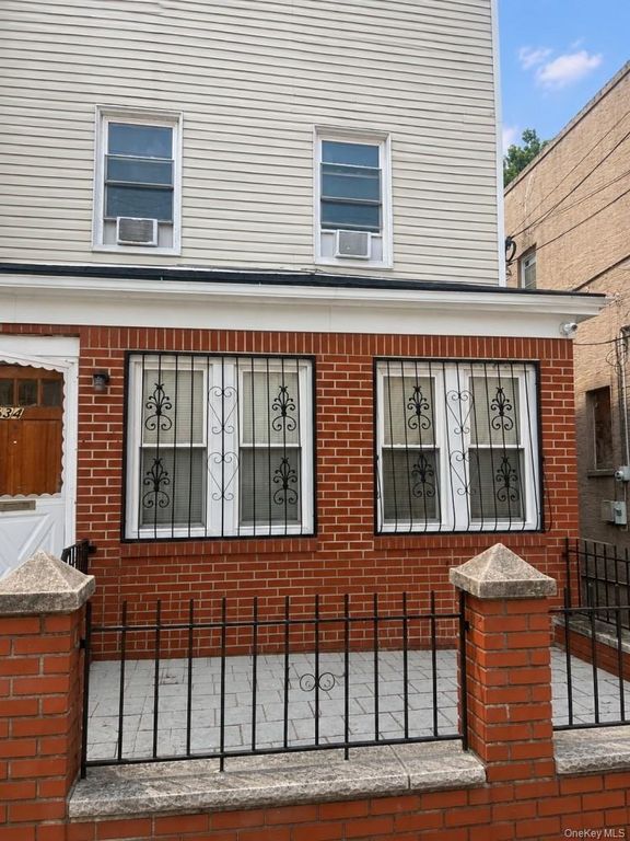 834 E 229th Street, Bronx, NY 10466 — exterior
