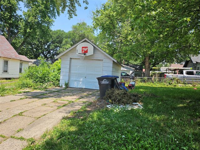 3802 12th Street, Des Moines, IA 50313