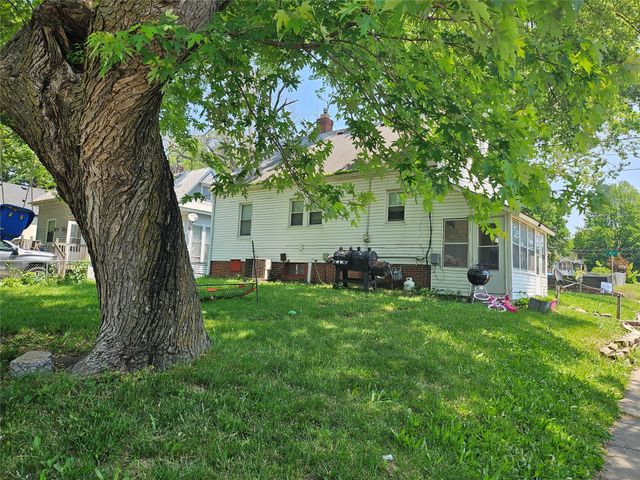 3802 12th Street, Des Moines, IA 50313
