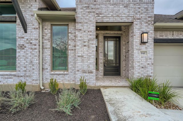 941 Rabbit Brush RD, Leander, TX 78641