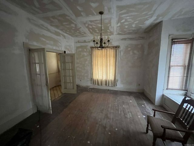 1211 S Ninth St, Mena, AR 71953