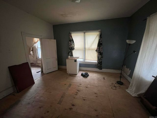 1211 S Ninth St, Mena, AR 71953