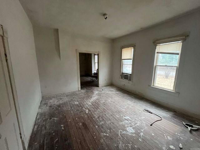 1211 S Ninth St, Mena, AR 71953