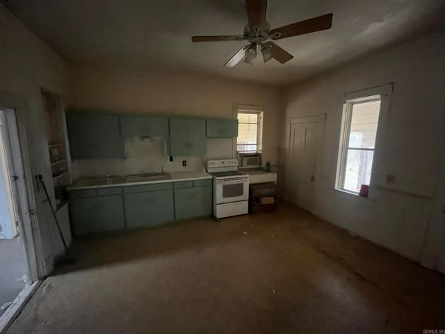 1211 S Ninth St, Mena, AR 71953