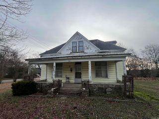 1211 S Ninth St, Mena, AR 71953