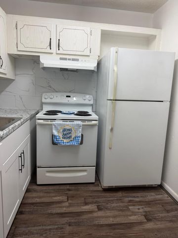 180 Windsor, West Palm Beach, FL 33417