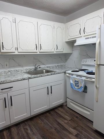 180 Windsor, West Palm Beach, FL 33417