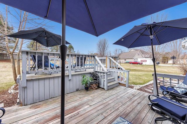 2277 REDPEPPER TRAIL, Suamico, WI 54313