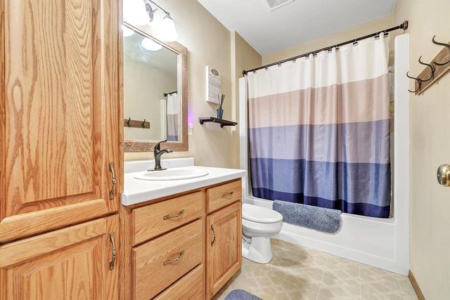 2277 REDPEPPER TRAIL, Suamico, WI 54313