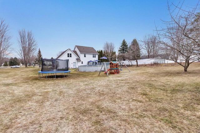 2277 REDPEPPER TRAIL, Suamico, WI 54313
