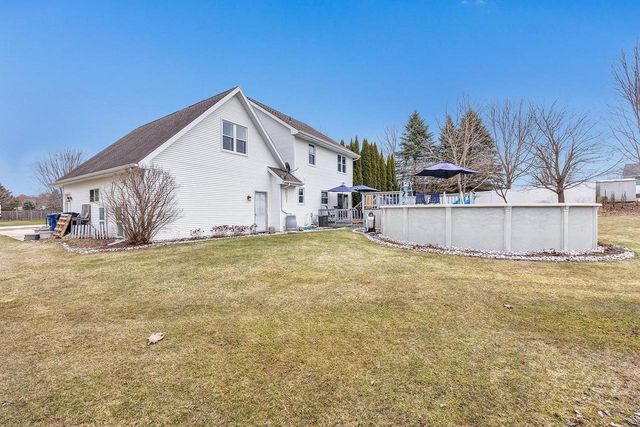 2277 REDPEPPER TRAIL, Suamico, WI 54313
