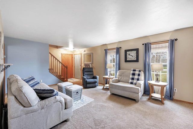2277 REDPEPPER TRAIL, Suamico, WI 54313