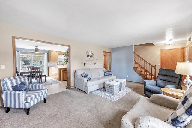 2277 REDPEPPER TRAIL, Suamico, WI 54313