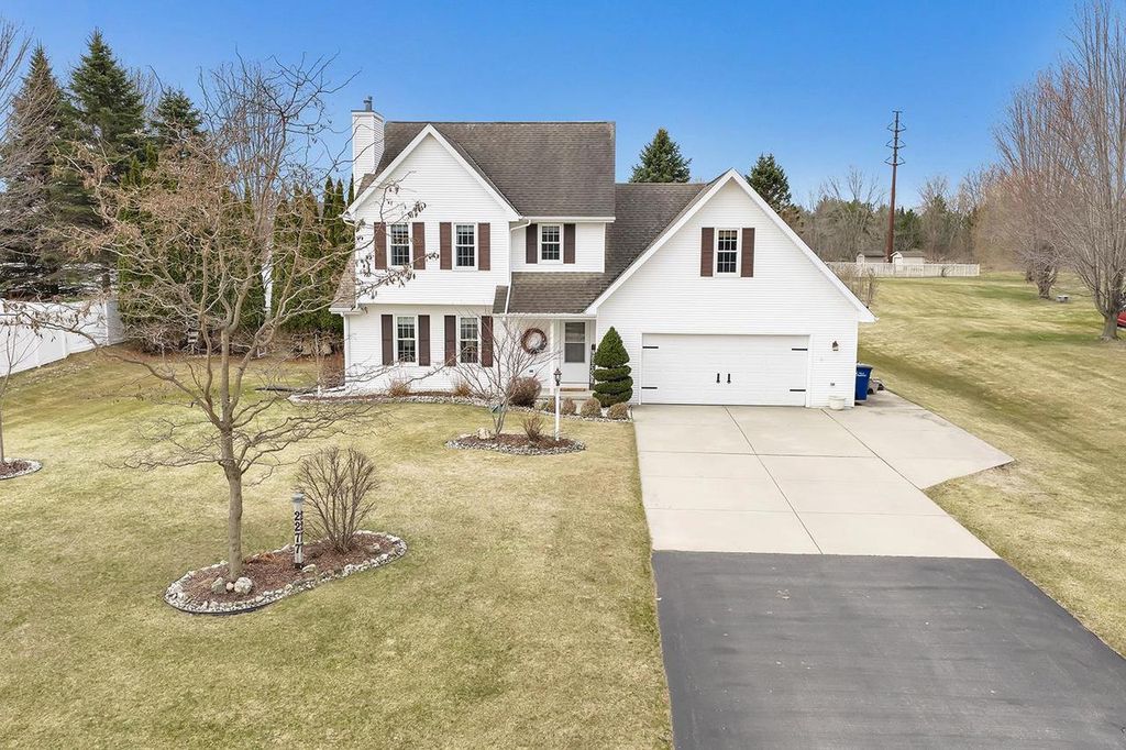 2277 REDPEPPER TRAIL, Suamico, WI 54313