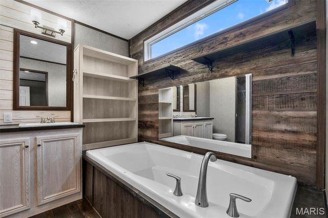 85 Mauna Kea, Benton, MO 63736