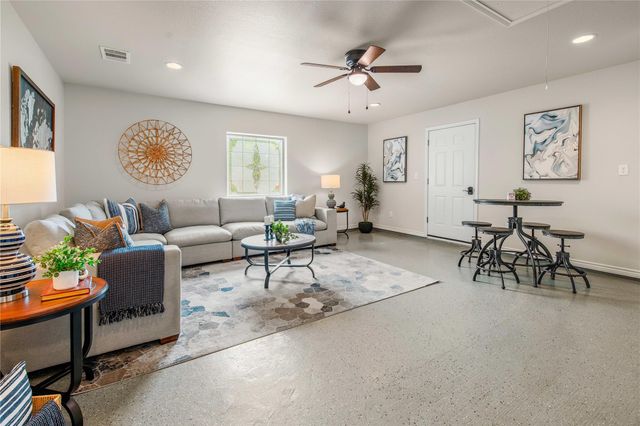 1440 Fincastle LOOP, College Station, TX 77845