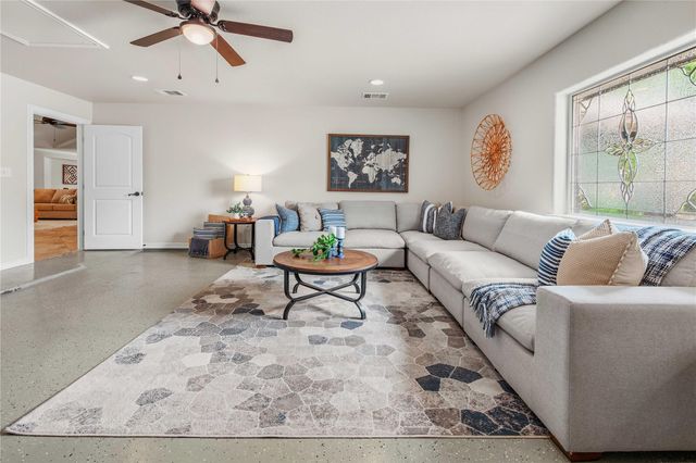 1440 Fincastle LOOP, College Station, TX 77845