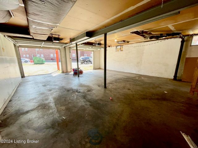 2004 Goldsmith Ln 3, Louisville, KY 40218