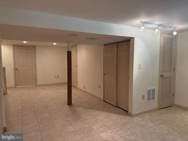 1049 WINSFORD RD, Baltimore, MD 21204