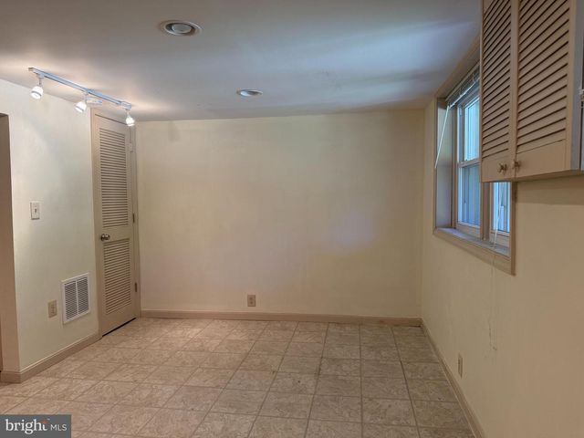 1049 WINSFORD RD, Baltimore, MD 21204