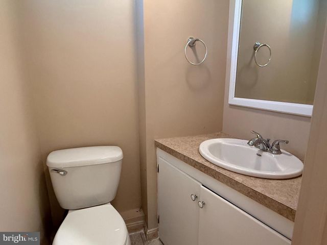 1049 WINSFORD RD, Baltimore, MD 21204