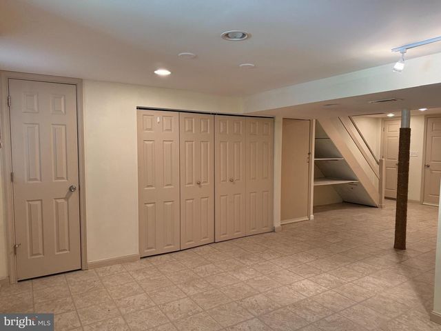 1049 WINSFORD RD, Baltimore, MD 21204