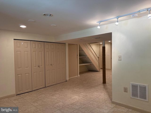 1049 WINSFORD RD, Baltimore, MD 21204