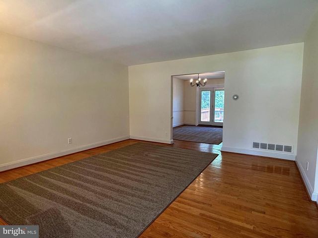 1049 WINSFORD RD, Baltimore, MD 21204