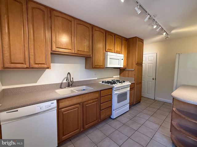 1049 WINSFORD RD, Baltimore, MD 21204