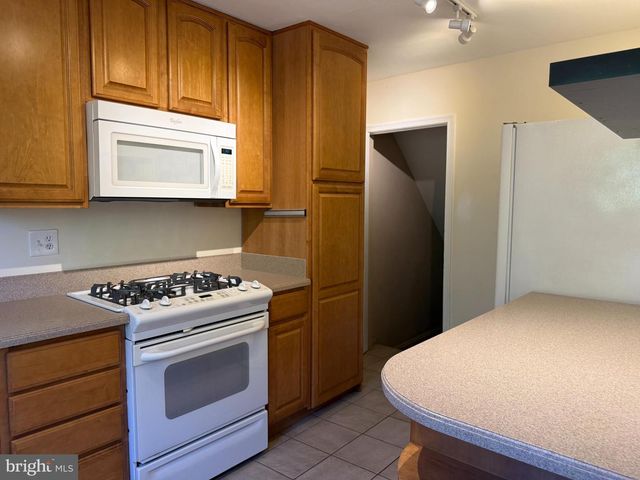 1049 WINSFORD RD, Baltimore, MD 21204