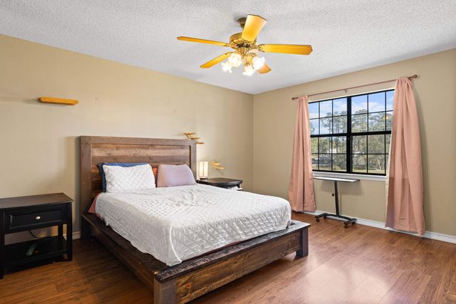 1641 W Lake Gladewater, Gladewater, TX 75647