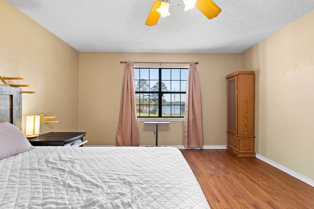 1641 W Lake Gladewater, Gladewater, TX 75647